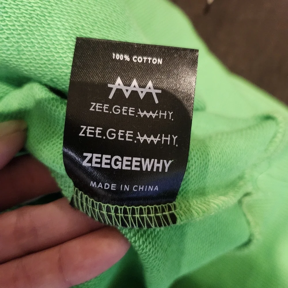 Urban Outfitters ZGY DENIM Oversized Sweatshirt Bright Green NWT Small - Picture 6 of 8